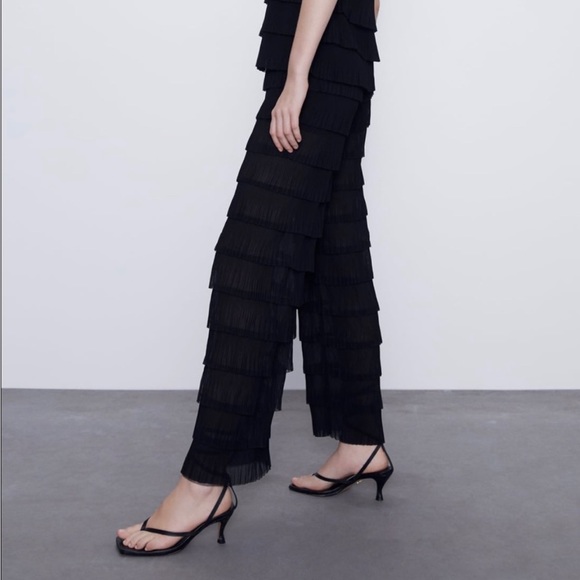 Zara Ruffled pants - Picture 2 of 9